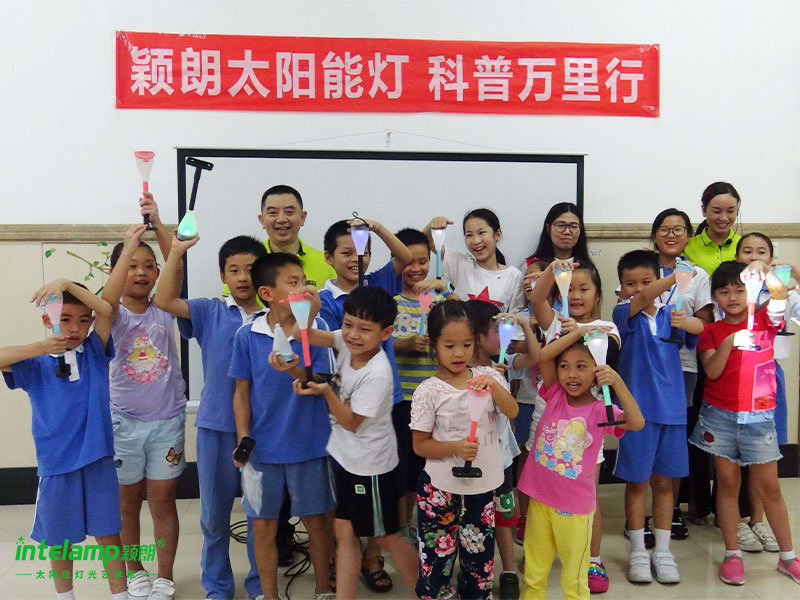 2017年9月22日，穎朗太陽能萬里行課堂去到深圳市松崗沙浦圍社區(qū)